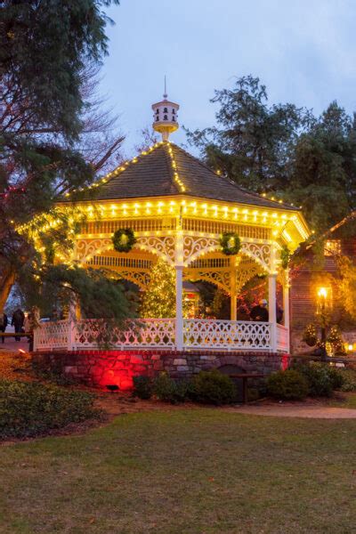 Seeing The Magical Christmas Lights At Peddlers Village In Bucks