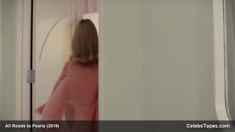 Renee Zellweger Hot Leggy