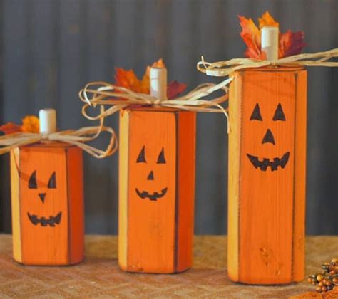 Charming Diy Halloween Decorations Made Of Reclaimed Wood Rustic