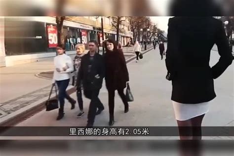 全球腿最长的美女模特，1 33米打破吉尼斯纪录，身高让男生自愧不如！ 吉尼斯 纪录 身高