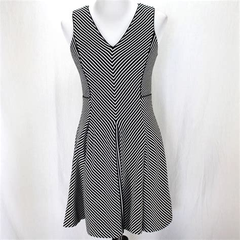 Banana Republic Dress Sz 8P Black White Stripe Sleeveless Stretch Rayon