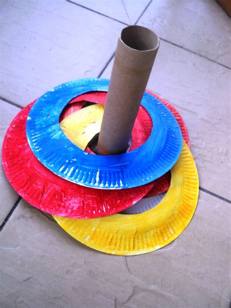 Juego de aros para niños hecho con materiales reciclados actividades