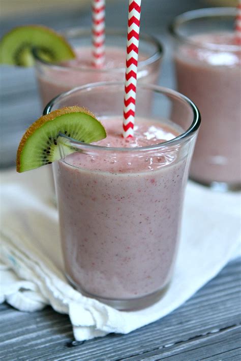 Kiwi Strawberry Smoothie - Recipe Girl