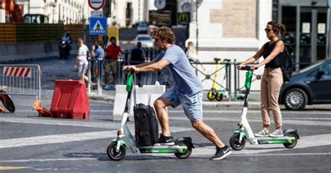 Bus E Treni Meglio Le Bici E I Monopattini La Voce Di Mantova