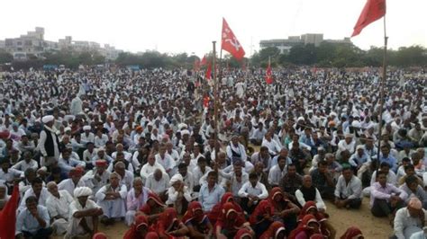 All India Kisan Sabha Calls off 180km Long Kisan March from Nasik to Mumbai after State Govt’s ...