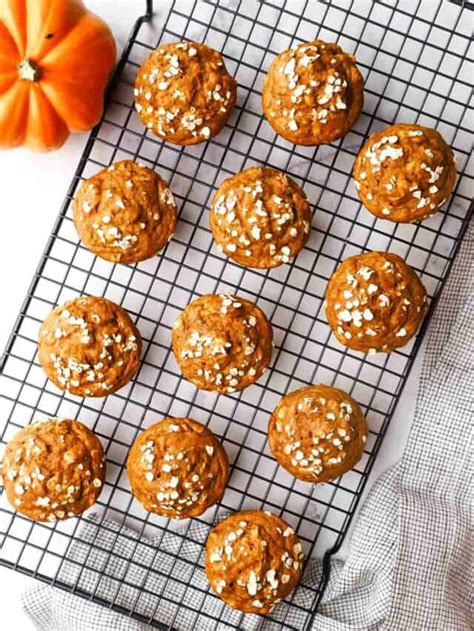 Healthy Pumpkin Oatmeal Muffins