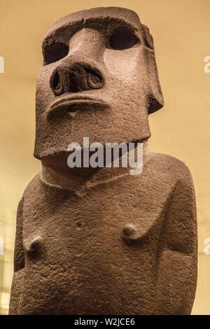 Moai Conocido Como Hoa Hakananai A Una Figura De Antepasado Bas Ltico