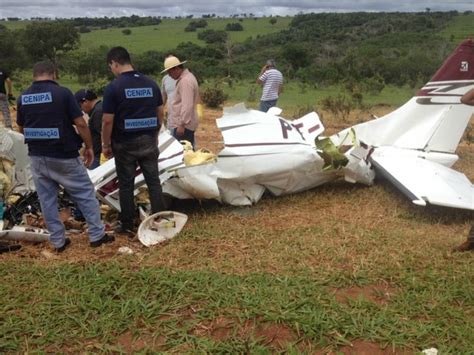 G1 Cenipa recolhe motor de avião que caiu e matou duas pessoas em MS