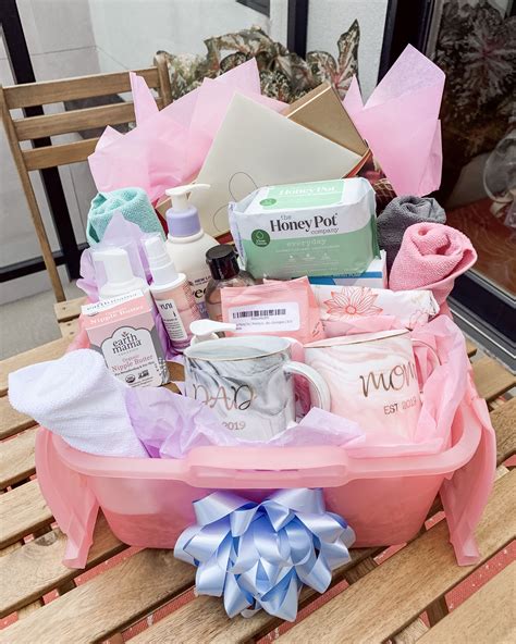 Diy Postpartum T Basket For The New Mama She Comes To Life Mom