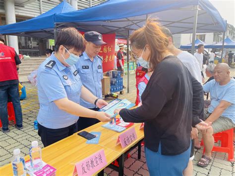 常熟市公安局度假区派出所至虞山大戏院门口开展反诈、反邪教宣传活动部门动态常熟市人民政府