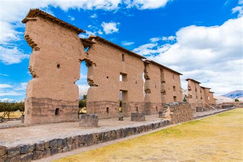 Raqchi Sitio Arqueol Gico Del Inca En Cusco Per Ruina Del Templo De