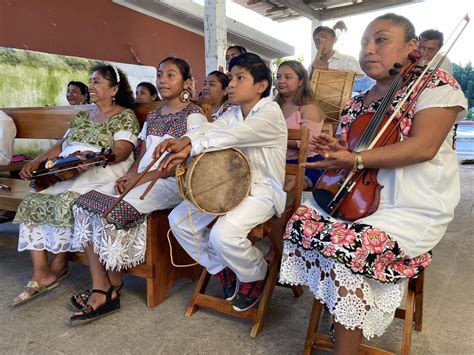 Mujeres Interpretan Por Primera Vez El Maya Pax Con Acento