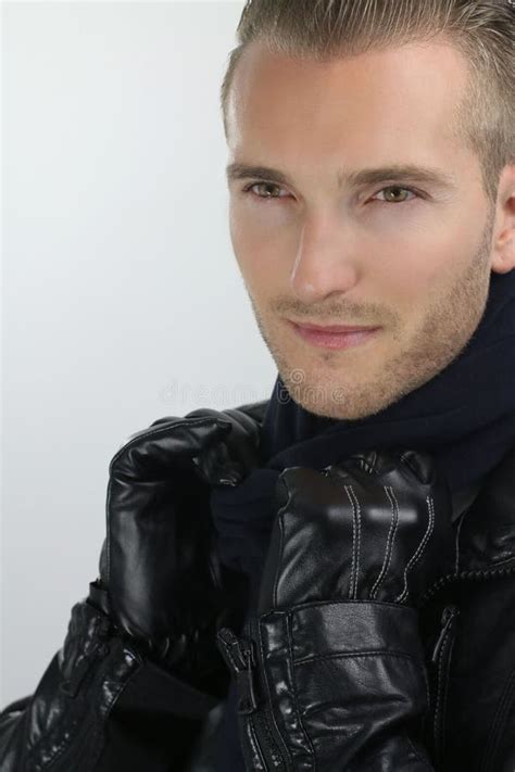 De Knappe Blonde Mens Van De Manierstijl Stock Afbeelding Image Of Knap Mens