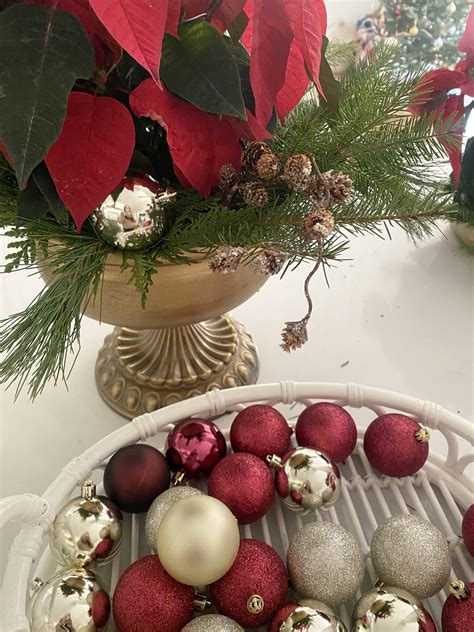 Christmas Poinsettia centerpieces - Darling Darleen | A Lifestyle Design Blog