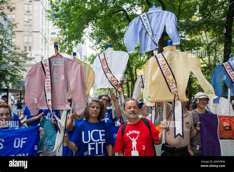 Thousands Of Working New Yorkers Gathered A Crowd In Manhattans Fifth