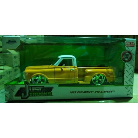 Jual Jada Chevrolet C Stepside Pickup Custom Two Tone