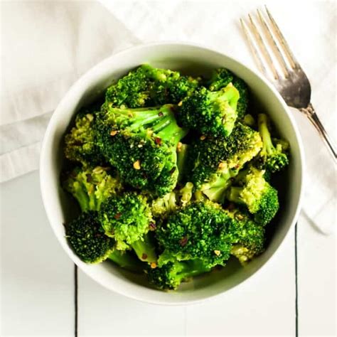 how to cook frozen broccoli on stove