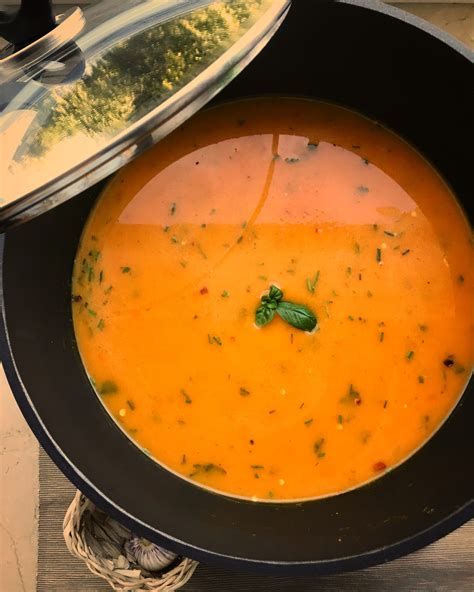 Karotten Kürbis Suppe mit Kokosmilch Kochhochgenuss