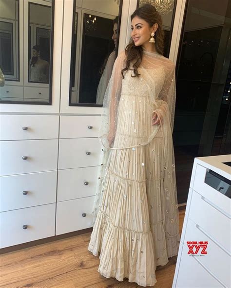 Actress Mouni Roy Latest Insta Stills Social News Xyz