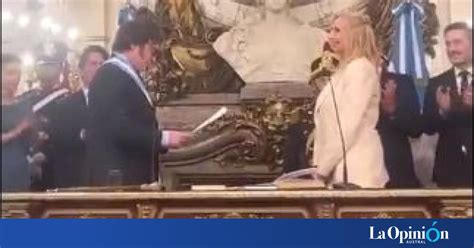 Javier Milei le tomó juramento a los nuevos ministros y se emocionó