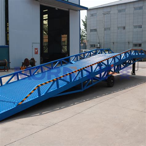 CE Approved Moving Morn CE ISO Loading Dock Forklift Mobile Ramp