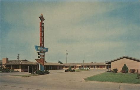 Western Motel Muskogee, OK Postcard