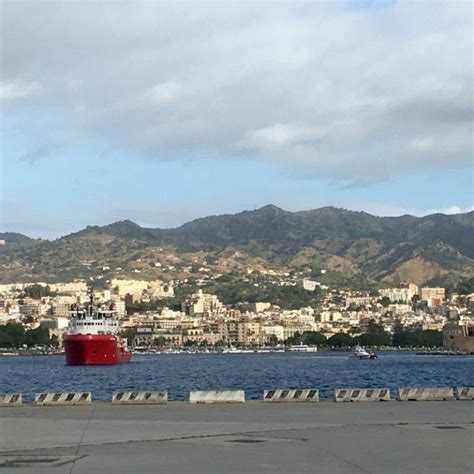 Sbarco Di Migranti A Messina Fermati Presunti Scafisti