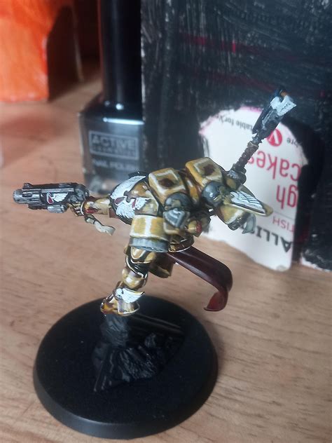 My first warp talon, what do you think of the colors? (Primer went on