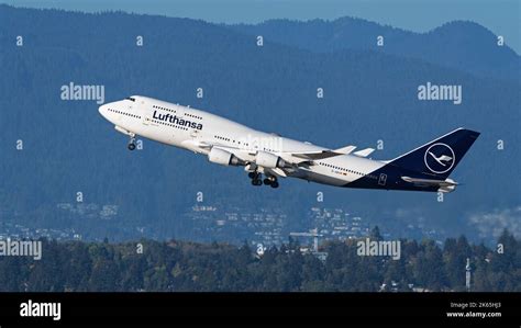 Richmond British Columbia Canada 11th Oct 2022 A Lufthansa Boeing