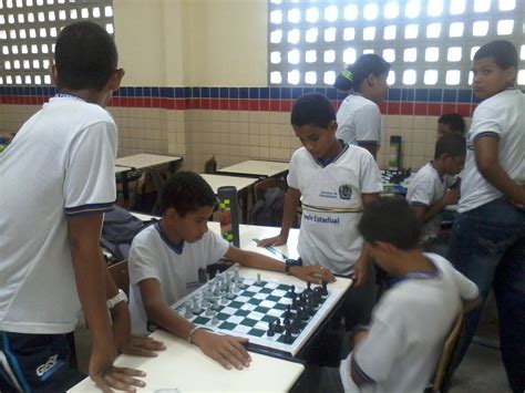 Escola Estadual Eneida Rabello - Escola Eneida Rabello: Jogos na Escola