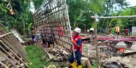 4 Kecamatan Di Grobogan Diterjang Puting Beliung Akibatkan Rumah Roboh