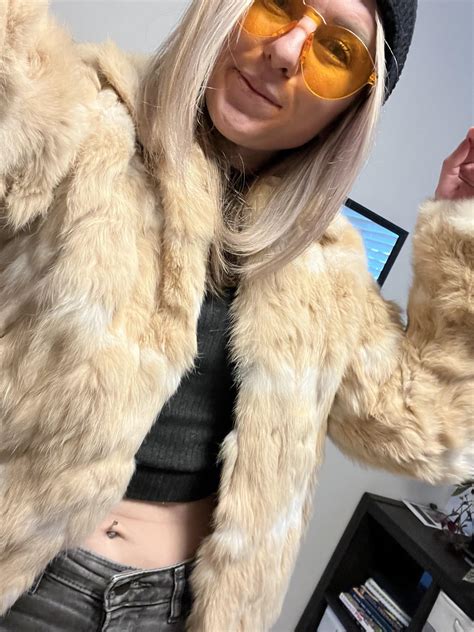 Outdoor concerts require a lil extra : r/selfie