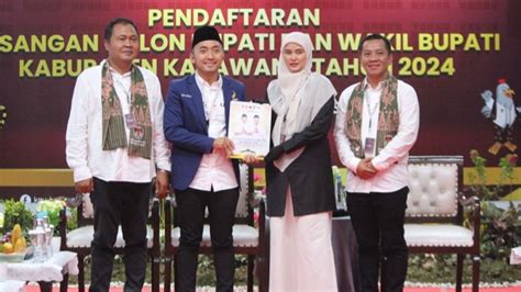 Pilkada Karawang 2024 Aep Syaepuloh Maslani Ungguli Acep Gina Di Dua