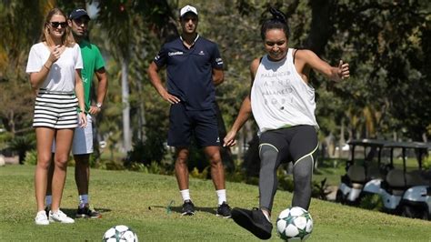 Los Colombianos Cabal Y Farah Se Relajan En Acapulco Jugando Al