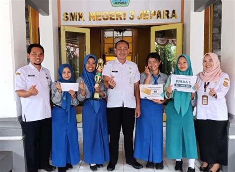 Juara 1 Lomba Inovasi Pengelolaan Sampah Rumah Tangga Diraih Oleh Smk