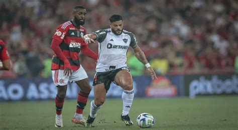 Renato Maur Cio Prado Monta Sele O Times Do Flamengo E Atl Tico Mg