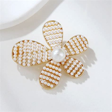 Fashion Pearls Hollowed Out Brooch Women Costume Coat Jewelry