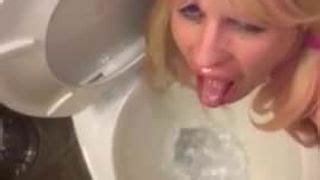 Sissy Sucks And Drinks Pee From BBC Free Shemale HD Porn C XHamster
