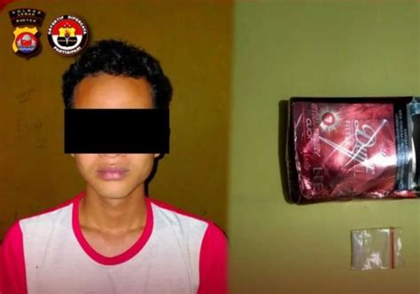 Simpan Sabu Dalam Bungkus Rokok Pemuda Tahun Di Cipanas Lebak