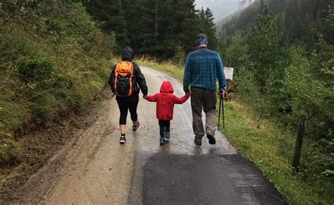 Five Fun Hiking Games To Play With Kids Frugal Backpacker