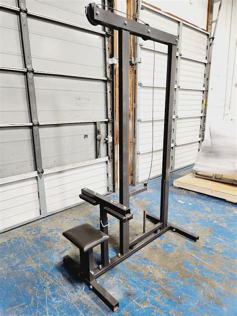 Lat Pulldown Machine w/ Revolving 48" Solid Lat Bar - Atlanta Fitness ...