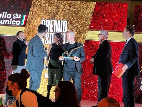 Da UNA I Premi De LItalia Che Comunica Premio Assoluto Alla