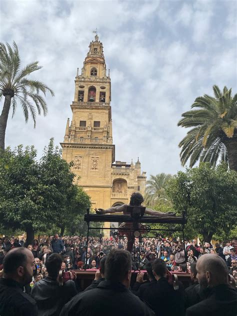 El Cristo De La Piedad Regresa A Casa Tras Ser Bendecido En La Catedral