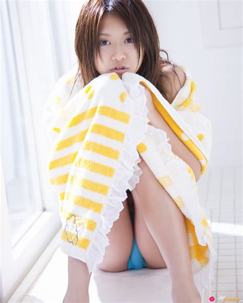 Natsumi Kamata Nude In Polkadots Free All Gravure Picture Gallery At