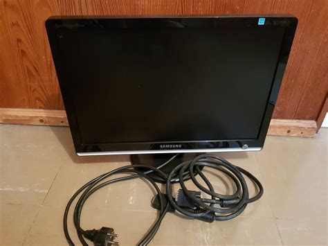 Samsung SyncMaster 931BW LCD Monitor 19