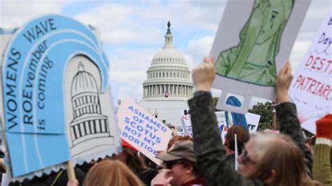 Droit à Lavortement Des Milliers De Femmes Manifestent Aux États Unis Le Parisien