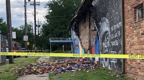 George Floyd Mural In Ohio Collapses After Lightning Strike - CBS ...