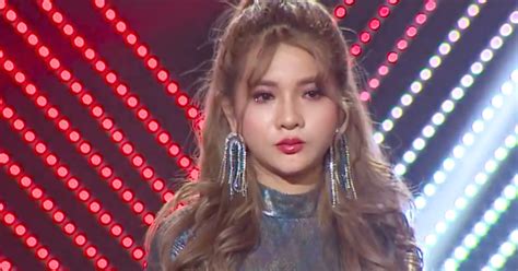 Hot girl The Voice nhất quyết không ra sân khấu vì MC đọc thiếu tên khiến khán giả khó chịu