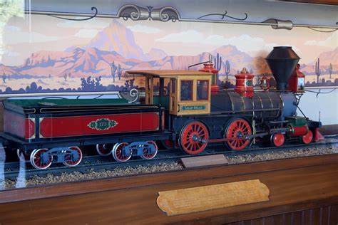 Disneyland Railroad Disney Train 118 Scale Assembled Diecast Model