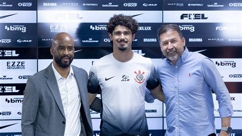 Novo Camisa 5 Do Corinthians Elogia Fiel Torcida E Cartilha Que Recebeu